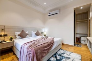 Iron/ironing board, free WiFi - VanaSutra Resort By Alaya Stays (Ganga Bhogpur Talla)