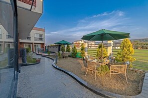 Khu ẩm thực ngoài trời