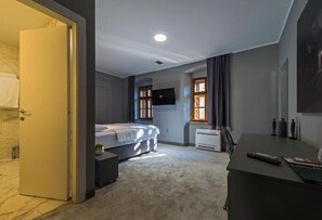 Doppel- oder Zweibettzimmer