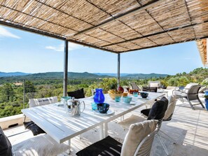Outdoor dining - La Dorianzza by Interhome (Porto Vecchio)