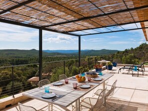 Outdoor dining - La Dorianzza by Interhome (Porto Vecchio)