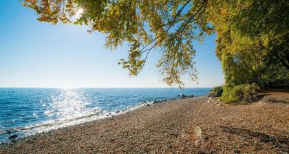 Sunday Rugen Standard Double Room Annex