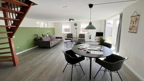Dining - Charming Beachside Base in Noordwijk (Noordwijk)