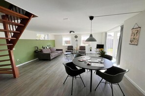 Dining - Charming Beachside Base in Noordwijk (Noordwijk)
