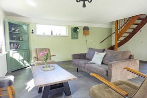 Smart TV - Charming Beachside Base in Noordwijk (Noordwijk)