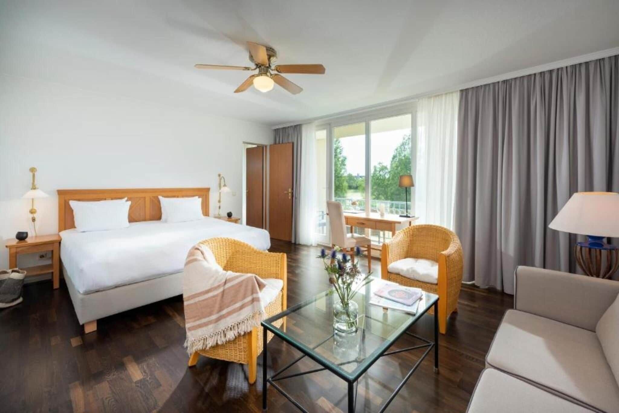 Schreibtisch, kostenloses WLAN