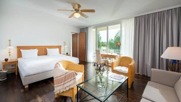 Schreibtisch, kostenloses WLAN