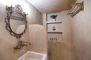 Hair dryer, towels - TERRA E SOLE / Spa Suite Aegina, Cottage (Aegina)