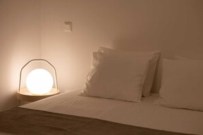 Iron/ironing board, free WiFi, bed sheets - Port View Apartment Aegina, Apartment (Aegina)