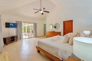 Fer et planche à repasser, Wi-Fi, literie fournie