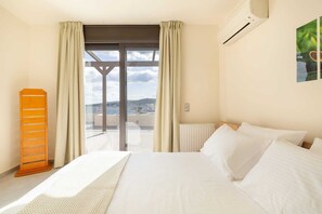 2 bedrooms, iron/ironing board, free WiFi, bed sheets - Cruise on Land, Cottage (Aegina)