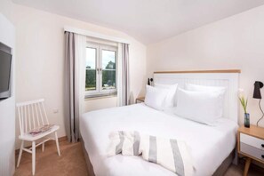1 bedroom, travel cot, free WiFi, bed sheets