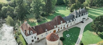 Gîte du Vieux Chêne in the heart of a 19th century Château