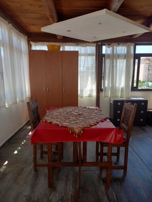 Dining - Laura's Little Houses 2 (Palermo)