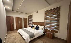 6 Schlafzimmer, Bügeleisen/Bügelbrett, WLAN, Bettwäsche