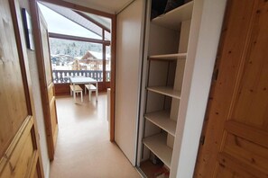 Interior - One-Bed Apartment near Morillon Slopes (Morillon)