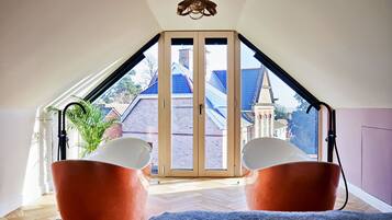 4 bedrooms, free WiFi, bed sheets