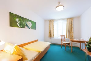 Einzelzimmer, Bergblick | Kostenloses WLAN, Bettwäsche