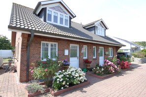 Exterior - Haus Baylan - Welcome to Haus Baylan, a charming vacation home on the (Sylt)