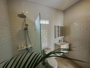 Biệt thự Deluxe, 1 phòng ngủ, quang cảnh hồ bơi | Phòng tắm