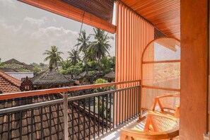 Deluxe Double Room, Balcony, Garden View | Property grounds - Made Arsa Homestay (Ubud)