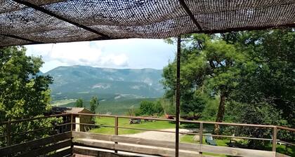 Cottage „Gîte Au Bout Du Chemin“ mit Bergblick, privater Terrasse und Gemeinschaftsgarten