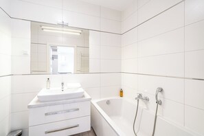 Apart Daire, Balkon | Banyo
