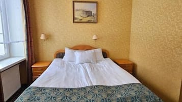 Family Room, Garden View | Iron/ironing board, free WiFi