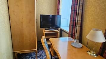 Single Room, Garden View | Interior