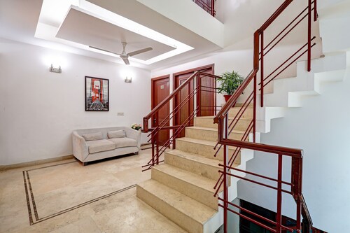 Floryn Stayz-Huda City Centre