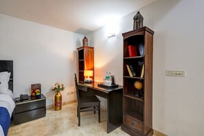 Superior Suite, City View | Iron/ironing board, free WiFi - Floryn Stayz-Huda City Centre (Gurugram)