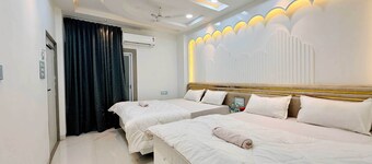 Hotel Om Mangalam Palace