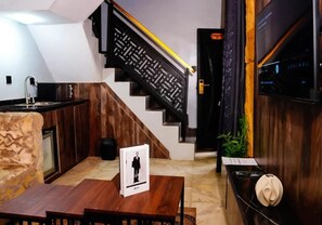 Departamento superior, balcón, vista a la ciudad | Interior