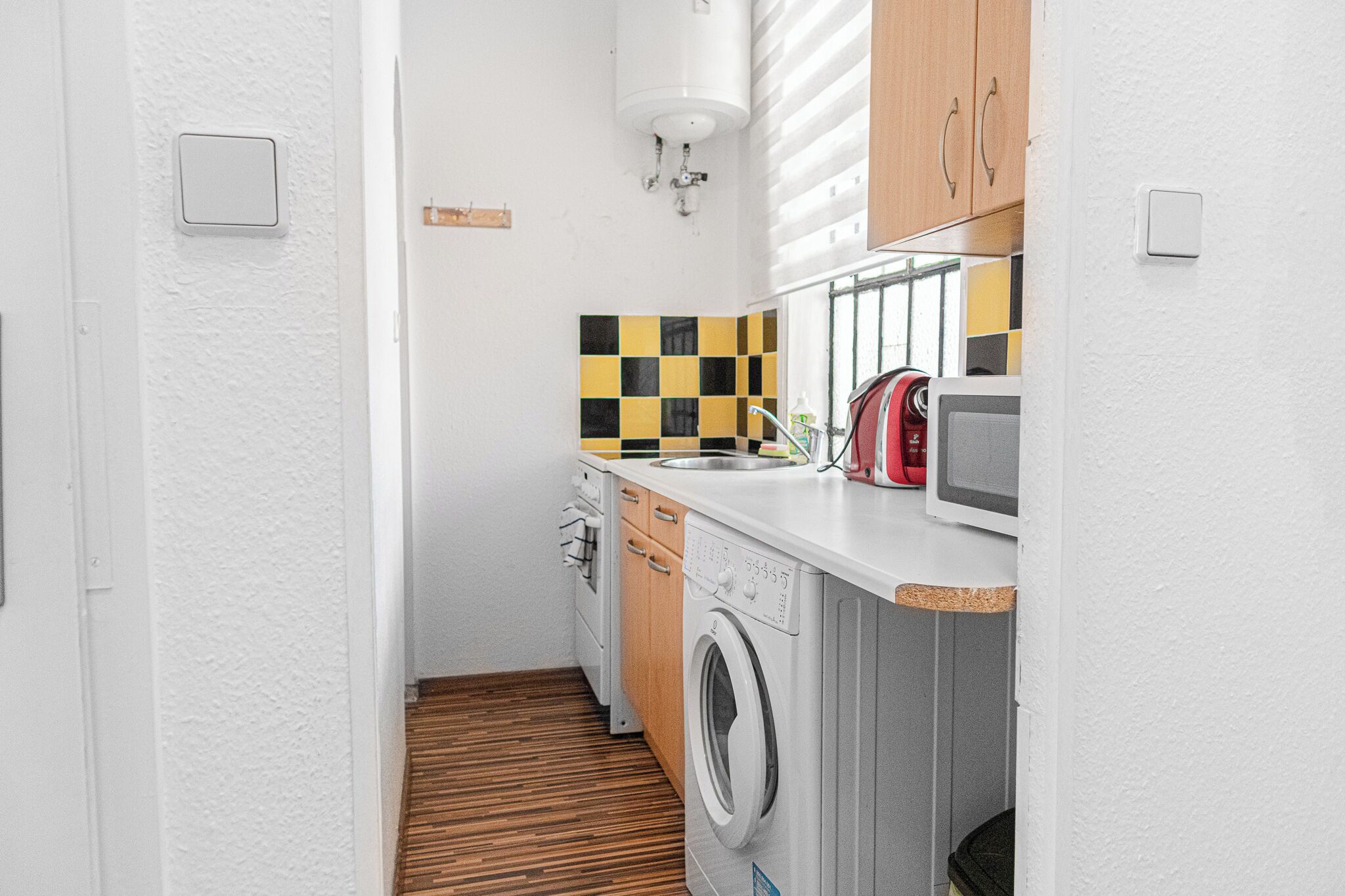 Apartamento | Cozinha privada | Geladeira, micro-ondas, fogão, cooktop