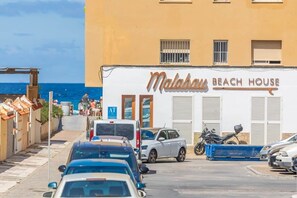 Parking - 1 beach line. Malabau N4 (Tarifa)