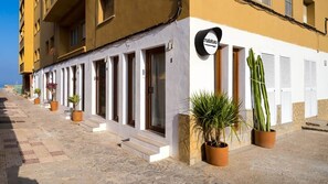 Exterior detail - 1 beach line. Malabau N6 (Tarifa)