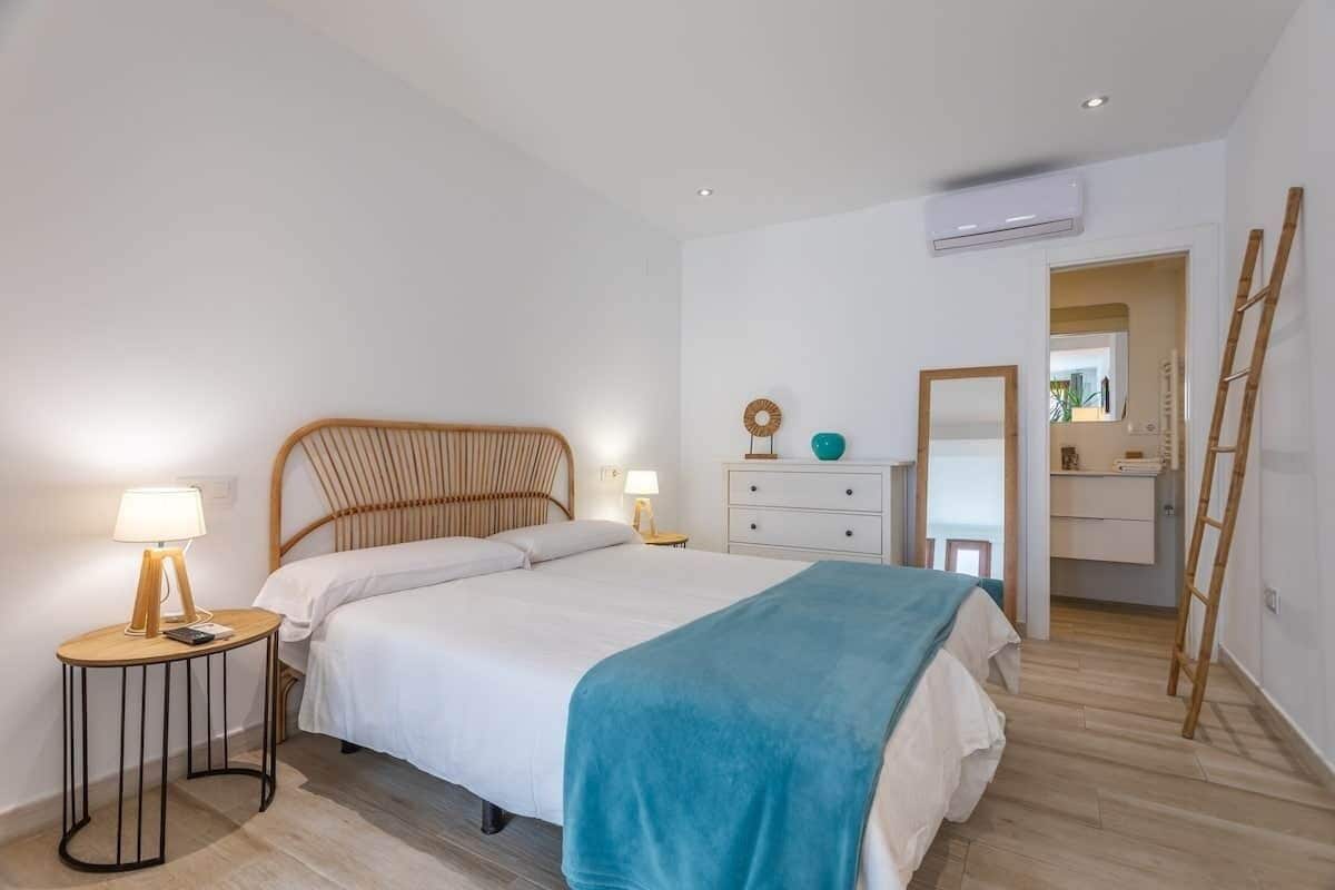 Fer et planche à repasser, Wi-Fi, literie fournie