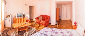 1 dormitorio, escritorio, tabla de planchar con plancha y wifi gratis