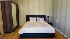 3 bedrooms, iron/ironing board, bed sheets - Edward's Guesthouse (Lagodekhi)