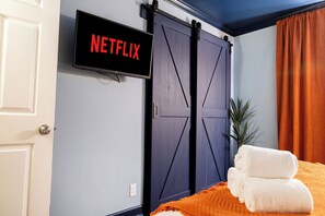 4 habitaciones, caja de seguridad en la habitación y escritorio