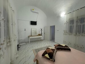 Iron/ironing board, WiFi, bed sheets - Djerba 7 Exclusive Stay with Daily Homemade Brunch (Aghir)