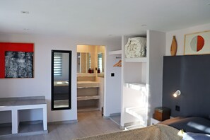 4 makuuhuonetta, silitysrauta/-lauta, Wi-Fi, vuodevaatteet