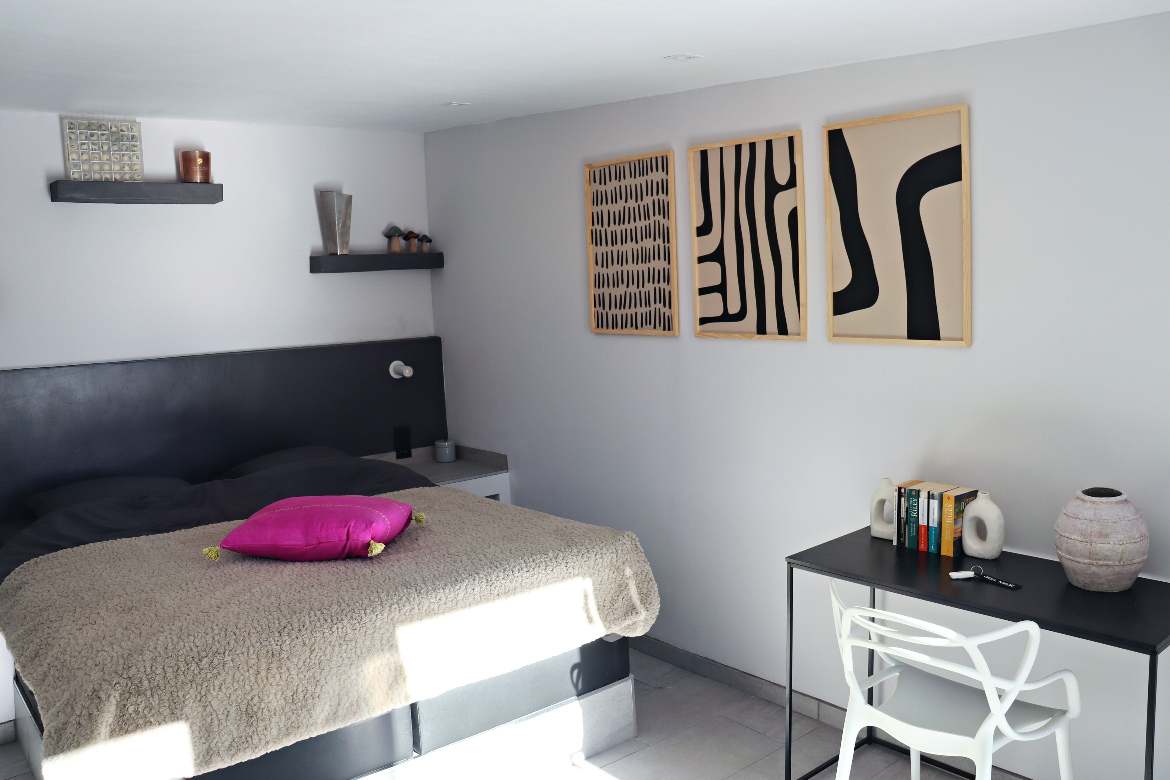 1 dormitorio, tabla de planchar con plancha, wifi y ropa de cama
