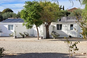Terrace/patio - Exceptional extended stays in a luxurious room. (Crevillente, Valenciana, Spain)