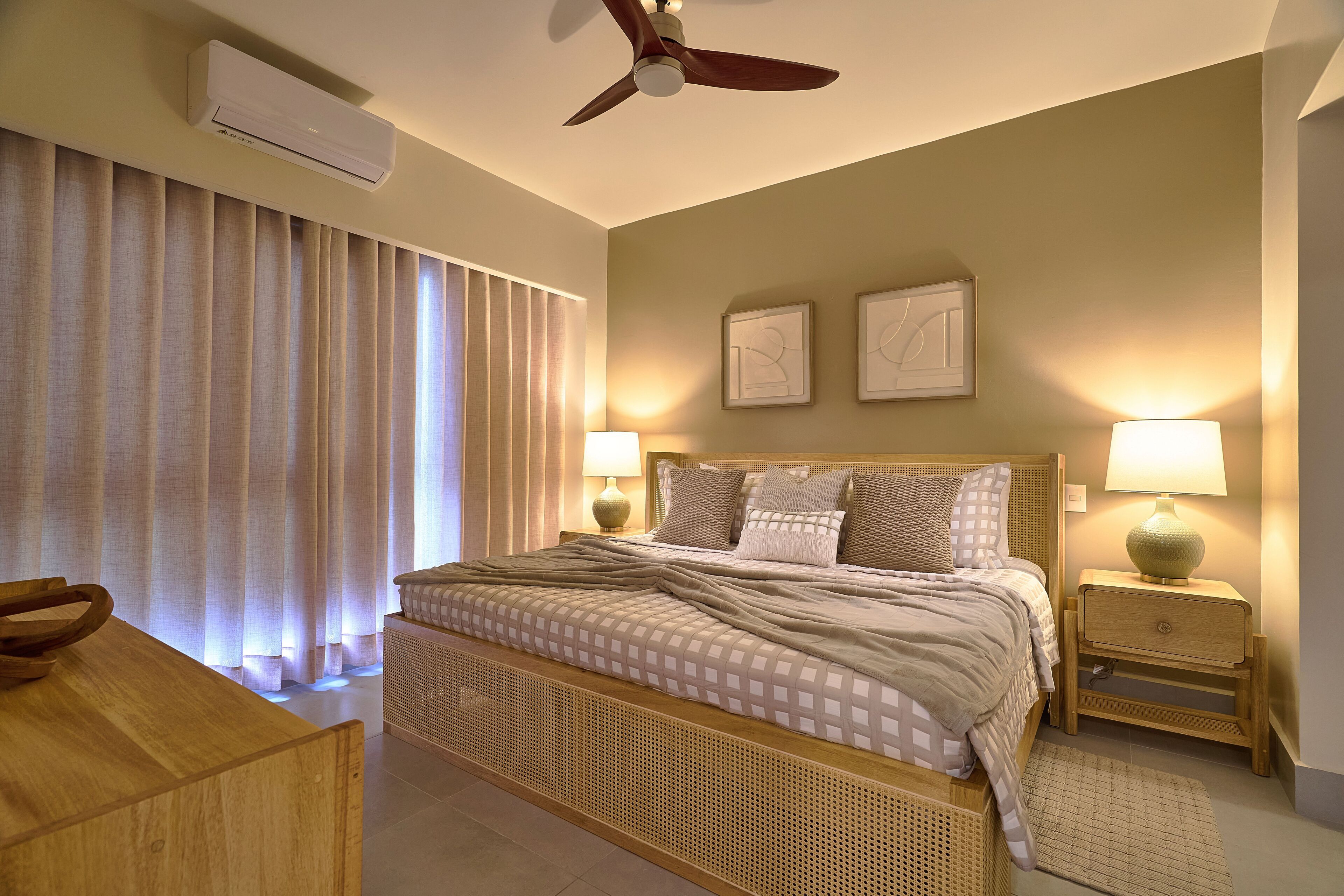 Iron/ironing board, free WiFi, bed sheets, wheelchair access