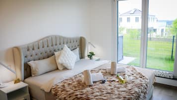 Silitysrauta/-lauta, Wi-Fi, vuodevaatteet