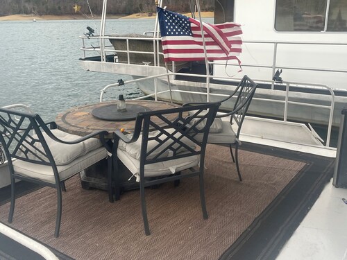 Walk up to this houseboat on beautiful Norris Lake, Maynardville Tennessee.