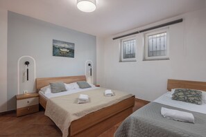 Standaard appartement, meerdere slaapkamers (Oasis Jadreski With Pool) | 2 slaapkamers, een strijkplank/strijkijzer, wifi (toeslag), beddengoed
