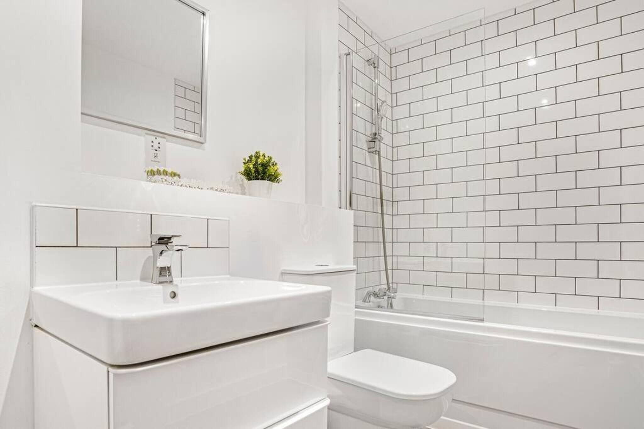 Apartment, 2 Schlafzimmer, barrierefrei | Badezimmer