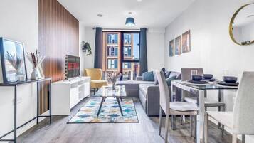 Apartment, 2 Bedrooms, Accessible | Dining room